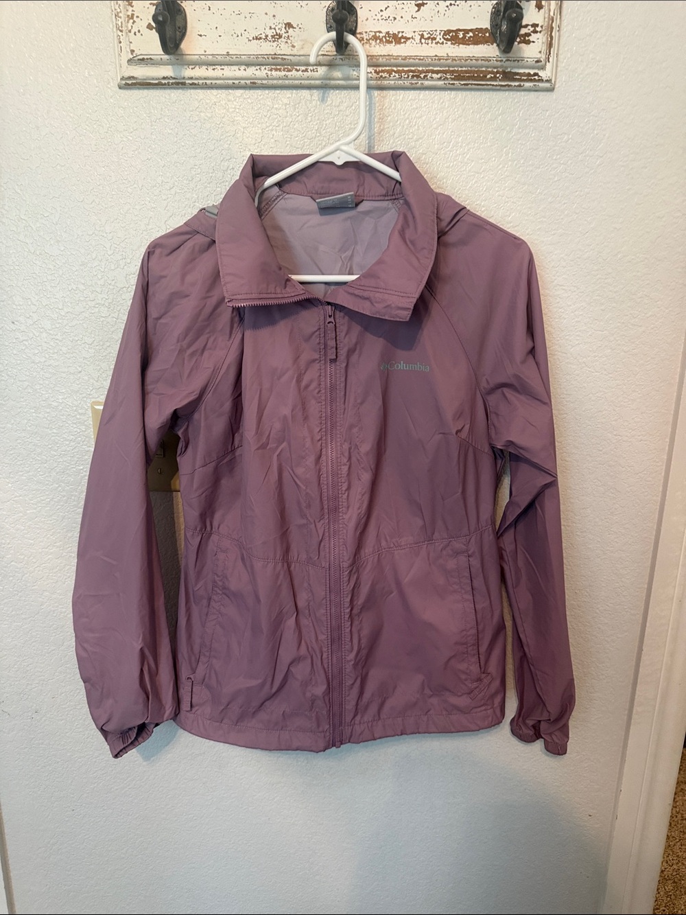 Columbia Women's Dusty Mauve Packable Windbreaker Jacket
